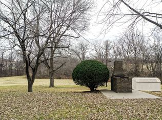 1923 Lion Rd, Saint Joseph, MO 64506