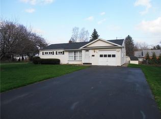 106 Shorecliff Dr, Rochester, NY 14612