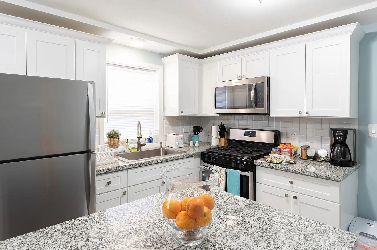 2 bed, $1,600 — Photo 1