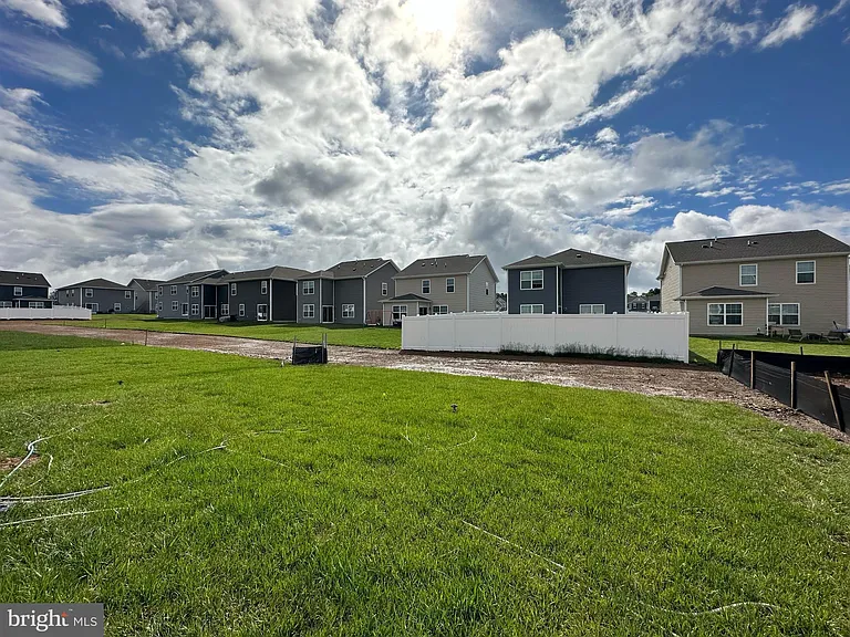 124 Charing Cross Dr — Photo 8