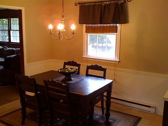 Eat-in Kitchen