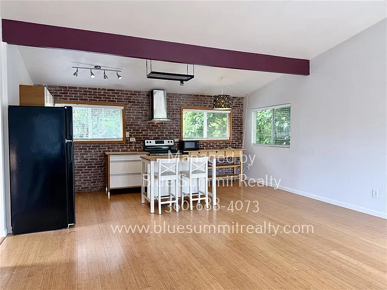 822 N 6th Ave SW — Photo 3