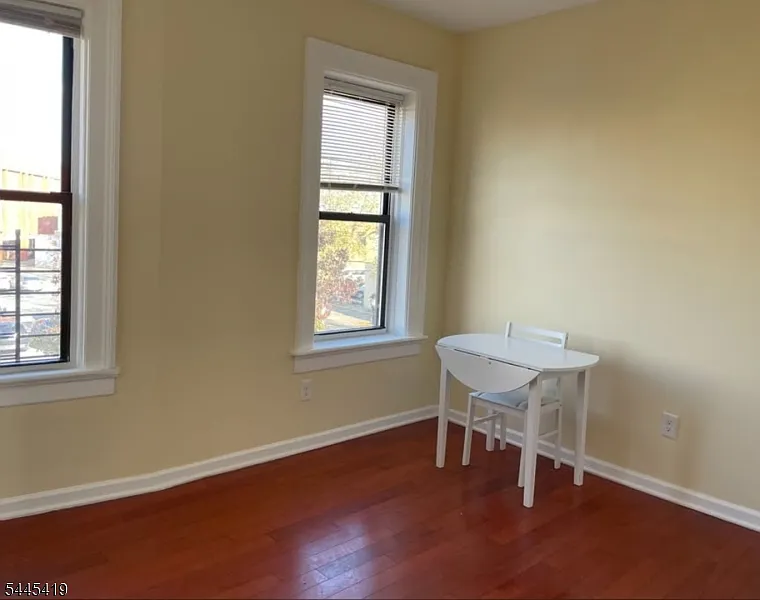 4 bed, 1.0 bath, $2,375 — Photo 4