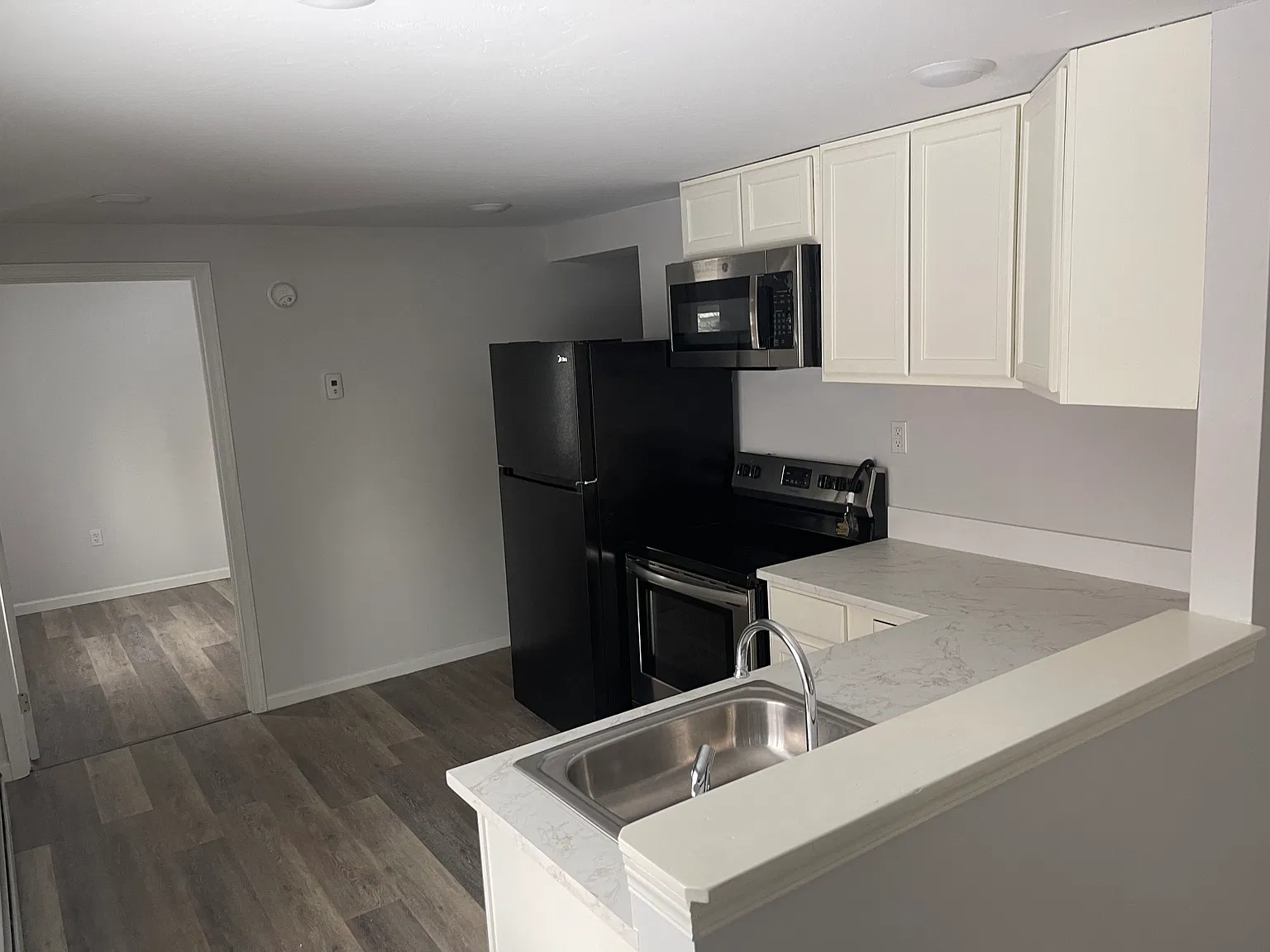 2 bed, 742 sqft, $1,400 — Photo 1