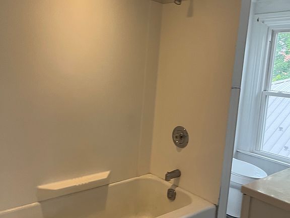 5th image of 1130 Almond St #2