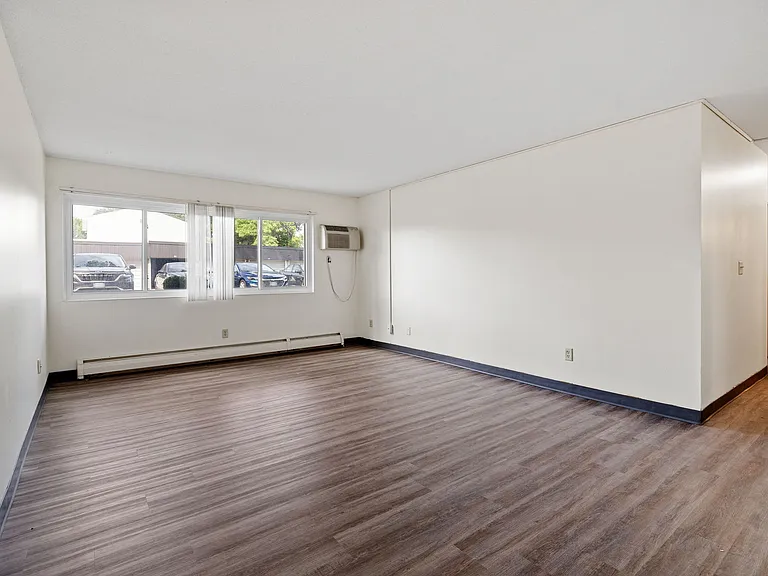 The Edge Apartments — Photo 15