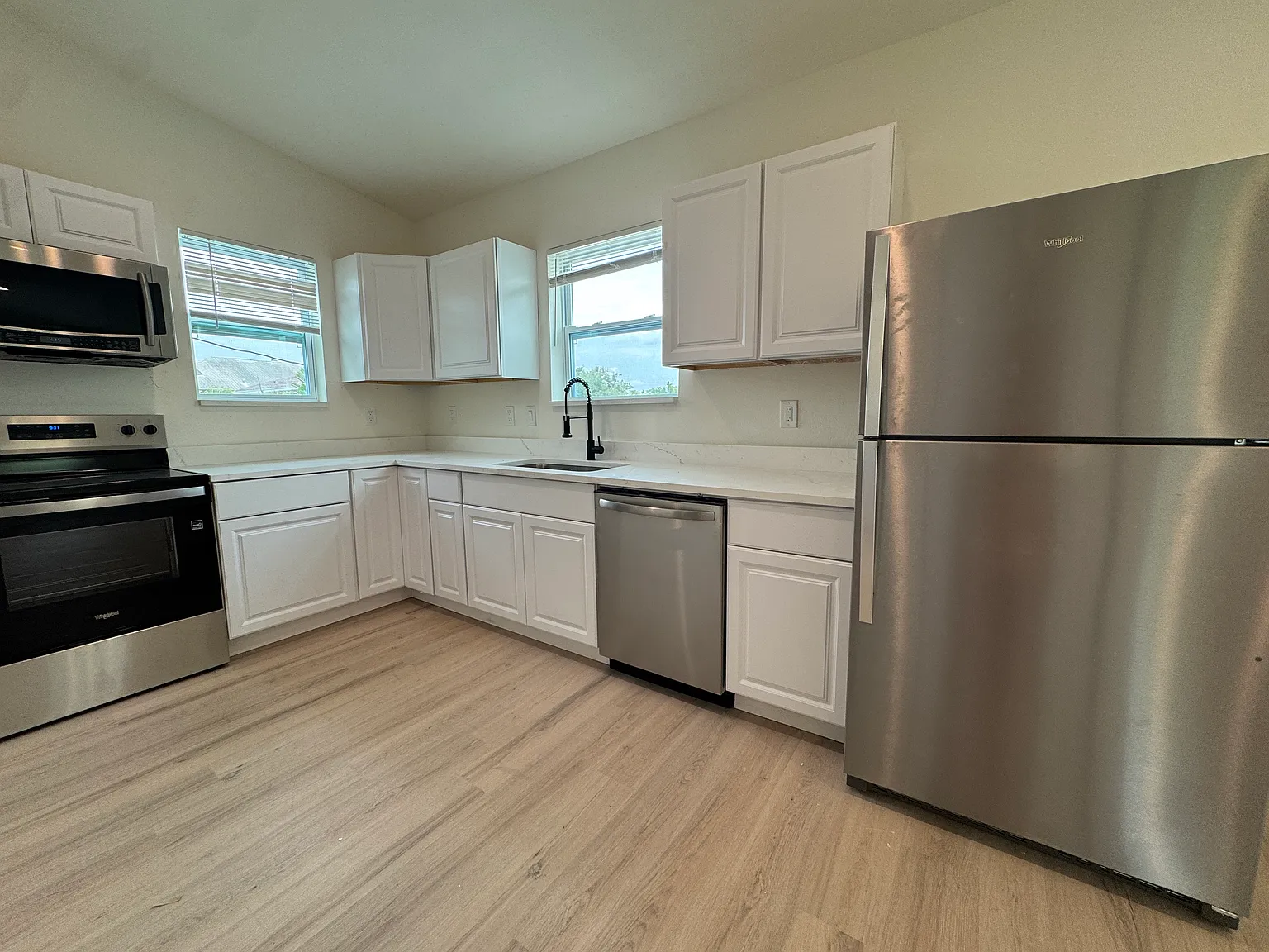 2 bed, 800 sqft, $2,750 — Photo 4