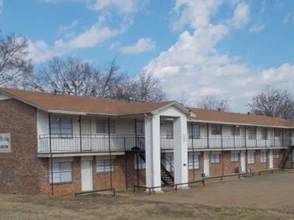 401 E McReynolds St #1, Daingerfield, TX 75638