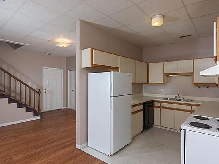 301 N Court St — Photo 4