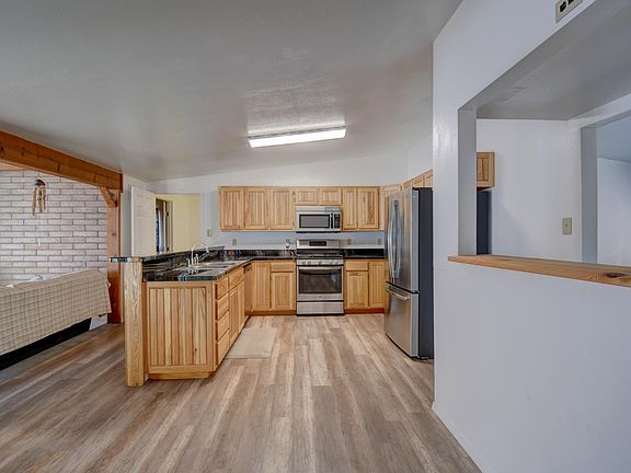 5th image of 11504 Angelina Pl NE
