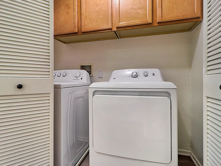 Baywood Villas — Photo 16