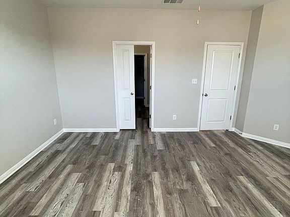 5th image of 220 McFarland St