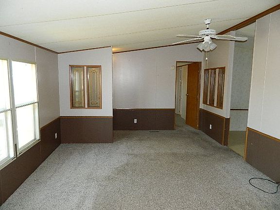 5th image of 2810 192nd Rd