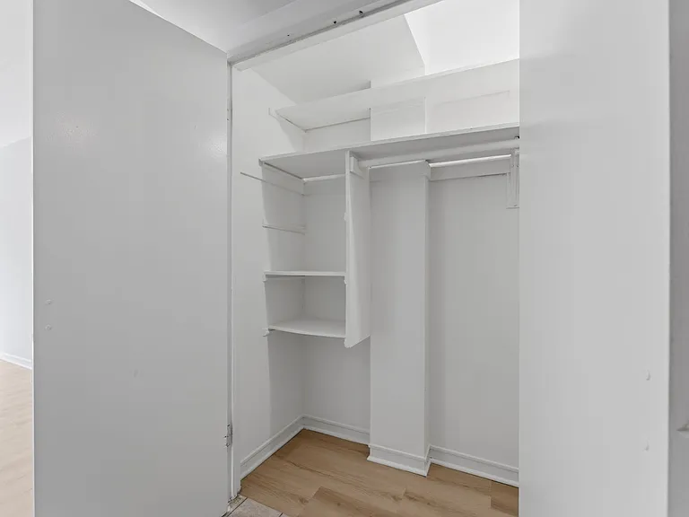 6012 N Kenmore Ave — Photo 4