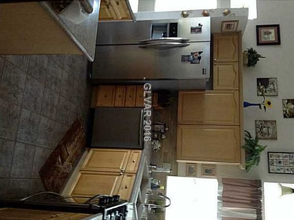 5th image of 9610 Emeraude Ave