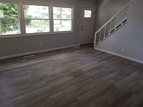 5th image of 4845 Dickens Dr