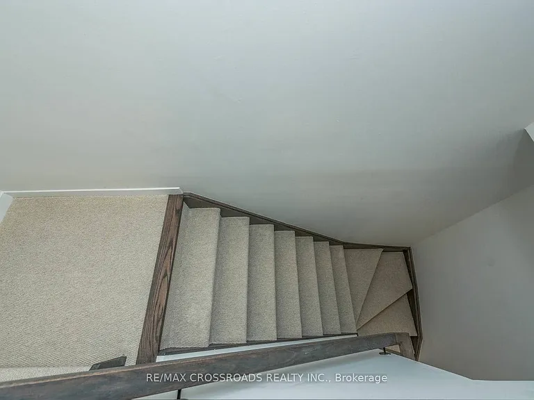 140 Honeycrisp Cres #292 — Photo 18