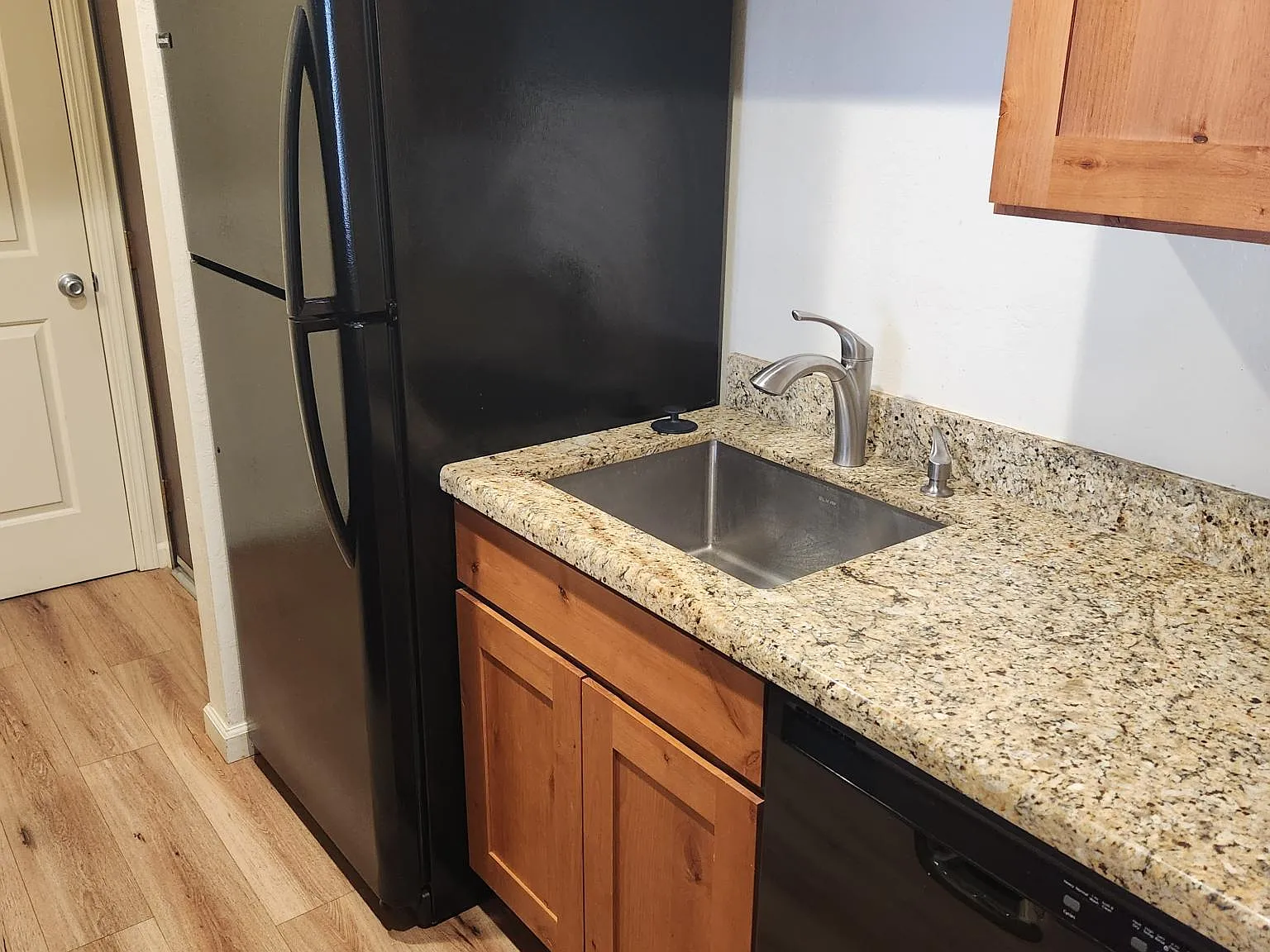 2 bed, 957 sqft, $1,500 — Photo 3