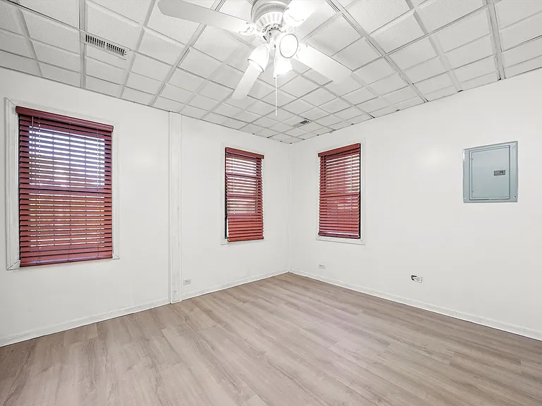 911 S Loomis St #1 — Photo 6