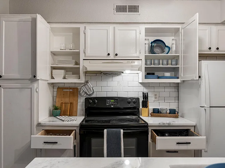 1207 S Quaker Ave #110 — Photo 12