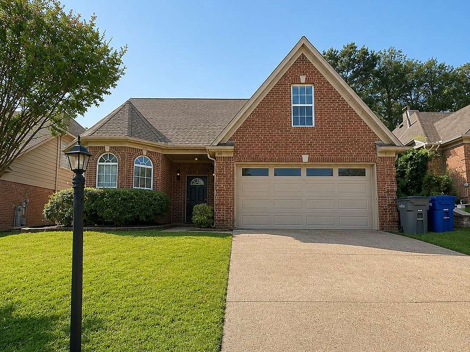 1st image of 9901 Woodland Bend Dr