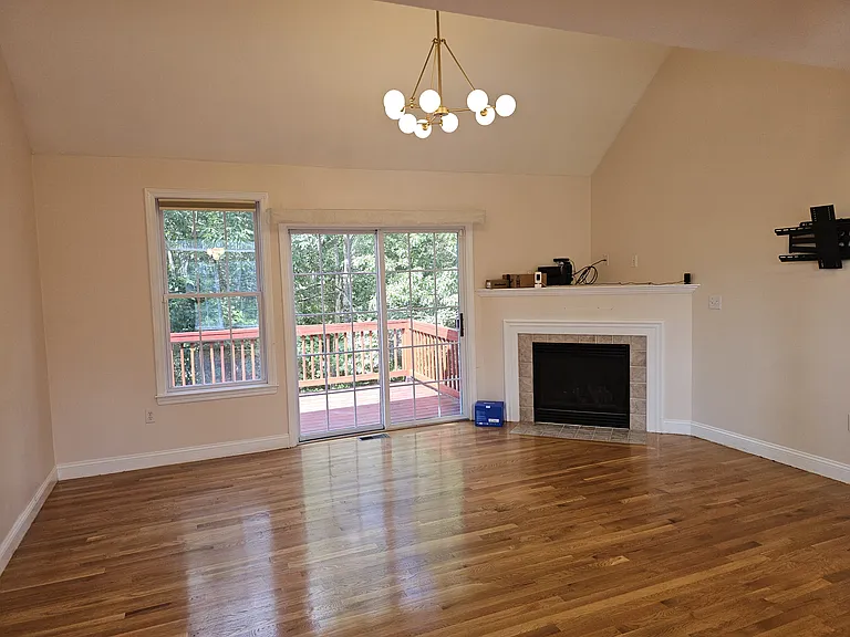 202 Falls Blvd — Photo 27
