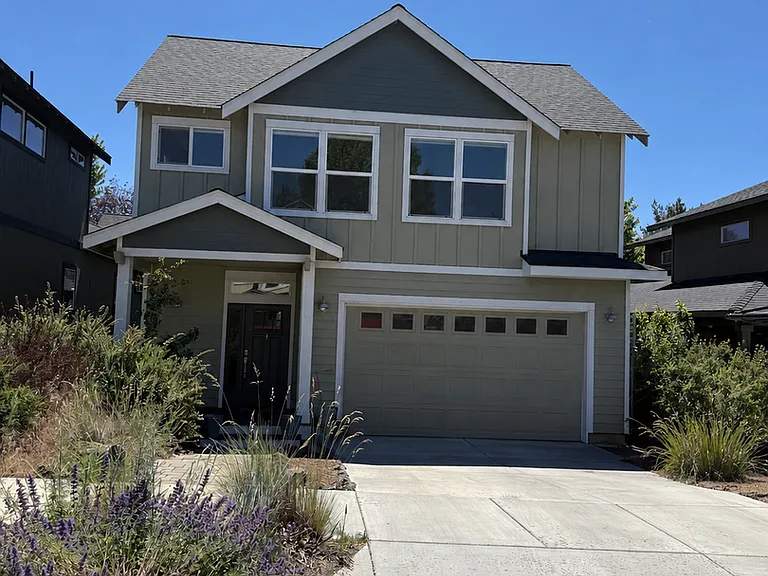 20747 NE Angora Ct — Photo 1
