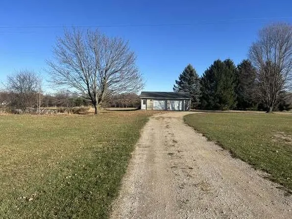 4421 Carpenter Rd, Reading, MI 49274
