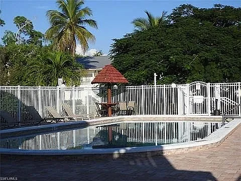 4633 Bayshore Dr #M5 — Photo 2