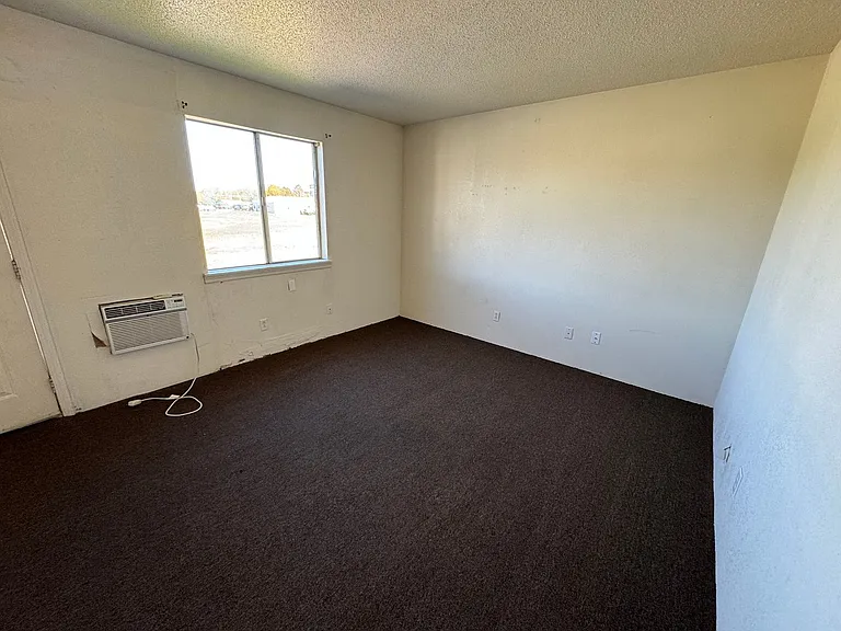 89 Moser St #8 — Photo 4