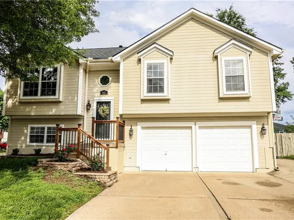 801 SW Harvest Dr, Grain Valley, MO 64029