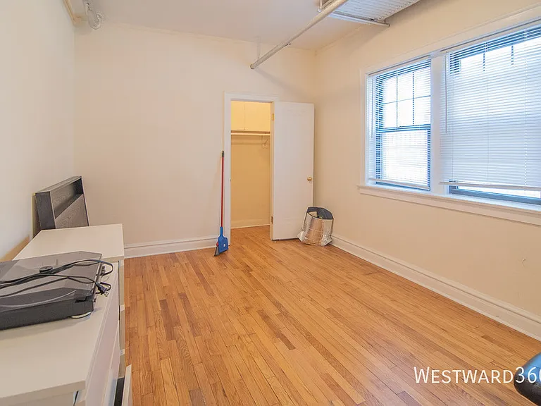 1620 W Farwell Ave #G — Photo 9