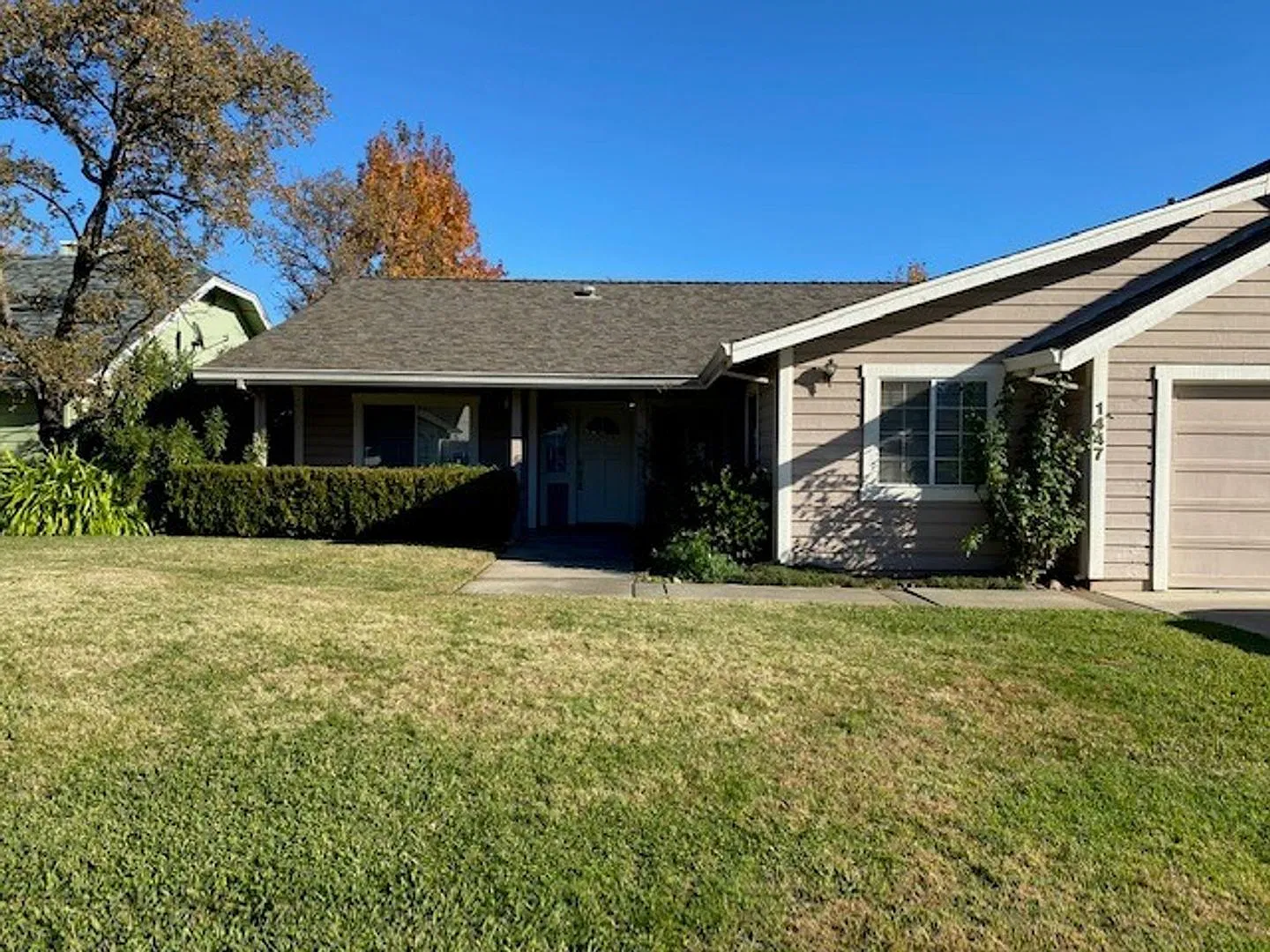 Large 3 Bed 2 Bath W/Bonus Room House In The River Ridge Park Subdivision — Photo 2