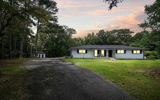 1st image of 205 Elliott Rd