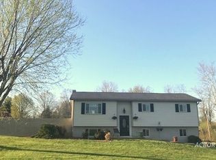 7262 Williams Rd, Athens, OH 45701