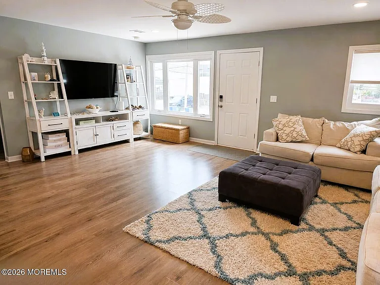 9 Neptune Rd — Photo 10