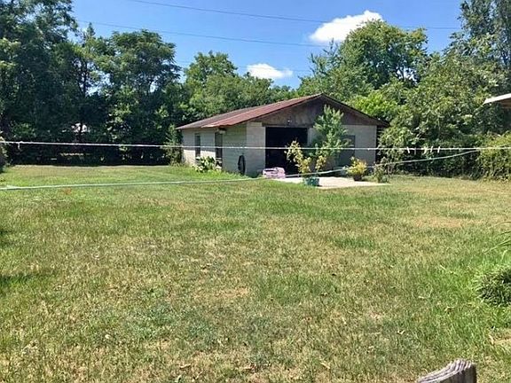 3rd image of 1912 Wylie Dr