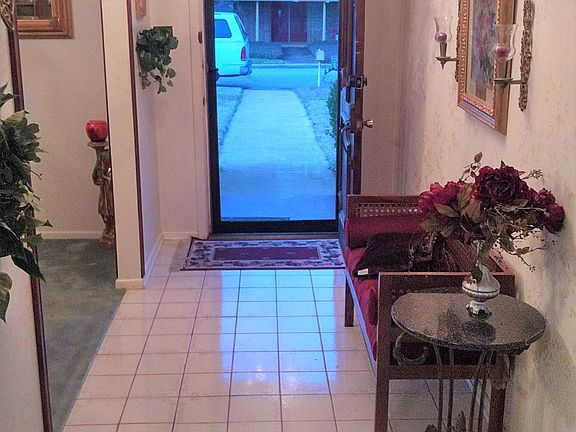 Tiled entry