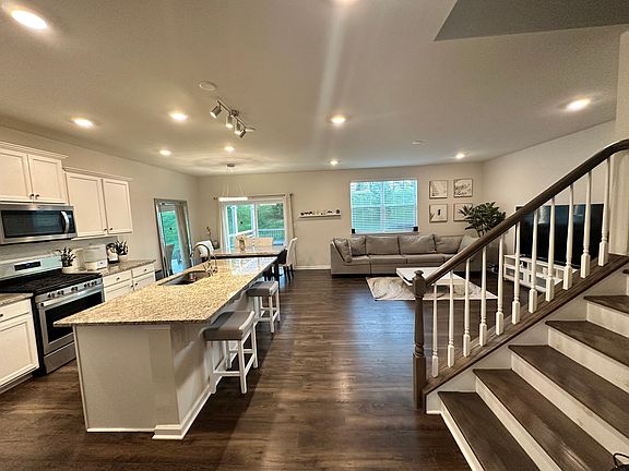 5th image of 173 Brooklyn Mill Pl
