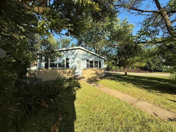 510 Hickory St, Mundelein, IL 60060