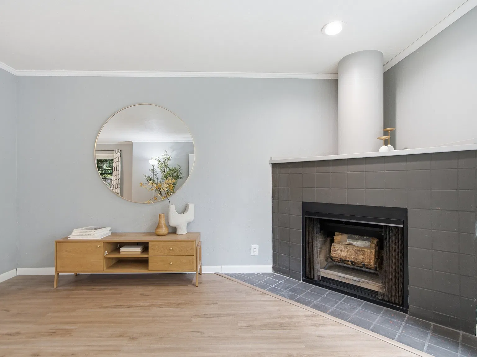2 bed, 1.5 bath, 1182 sqft, $4,300 — Photo 3