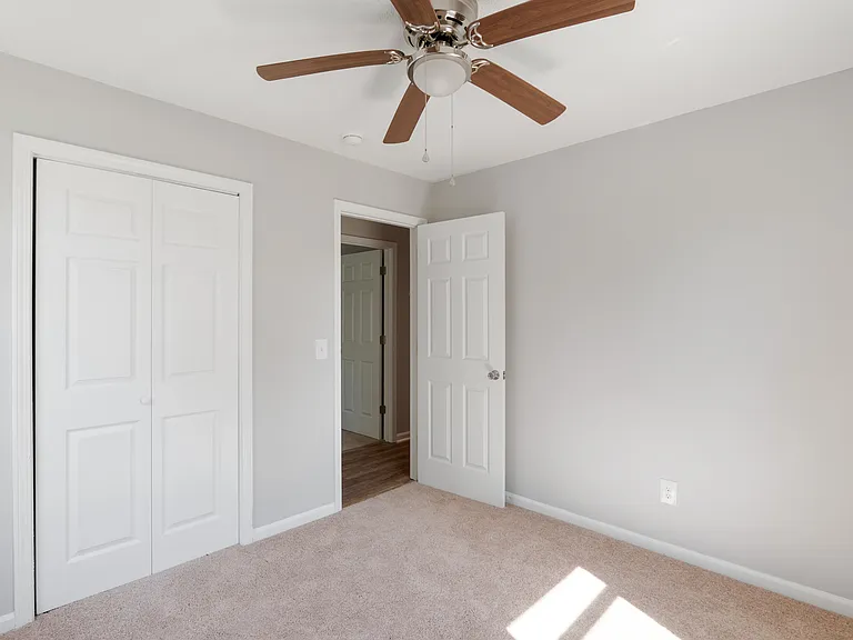 102 Burdock Cir — Photo 4