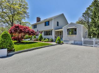 2 Glenview Rd, Wilmington, MA 01887