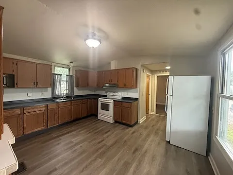 2125 Patricia Pl — Photo 2