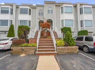241-43B Oak Park Dr, Douglaston, NY 11362