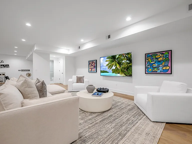 9 Feldman Ct — Photo 37