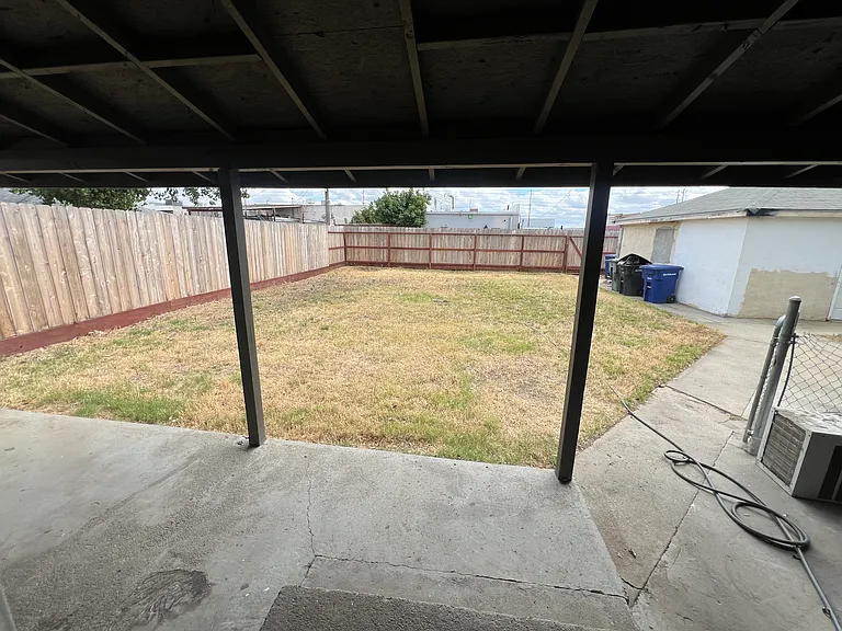 2022 Glendale Ave — Photo 8