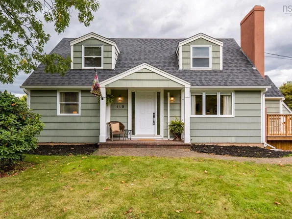 110 Skyway Dr, Wolfville, NS B4P 1S4