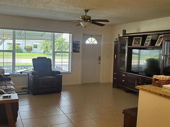 5th image of 114 Leisureville Blvd