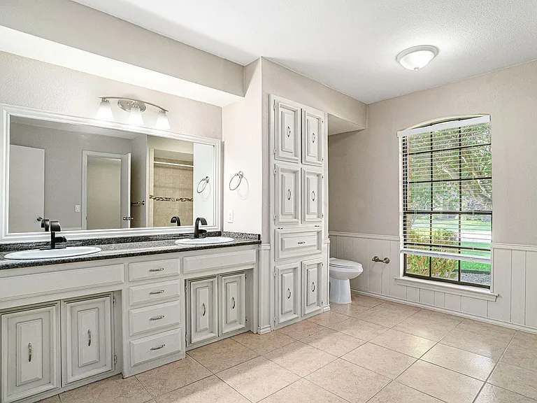 802 Pebblebrook Dr — Photo 16